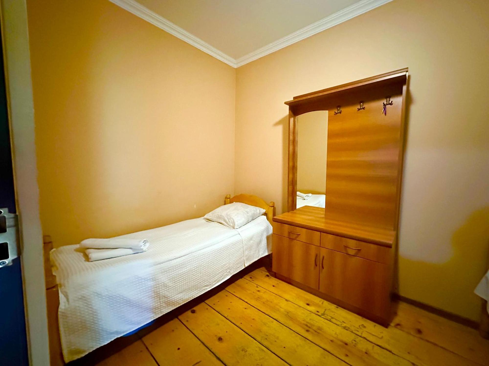 Mziuri Guest House Местия Экстерьер фото