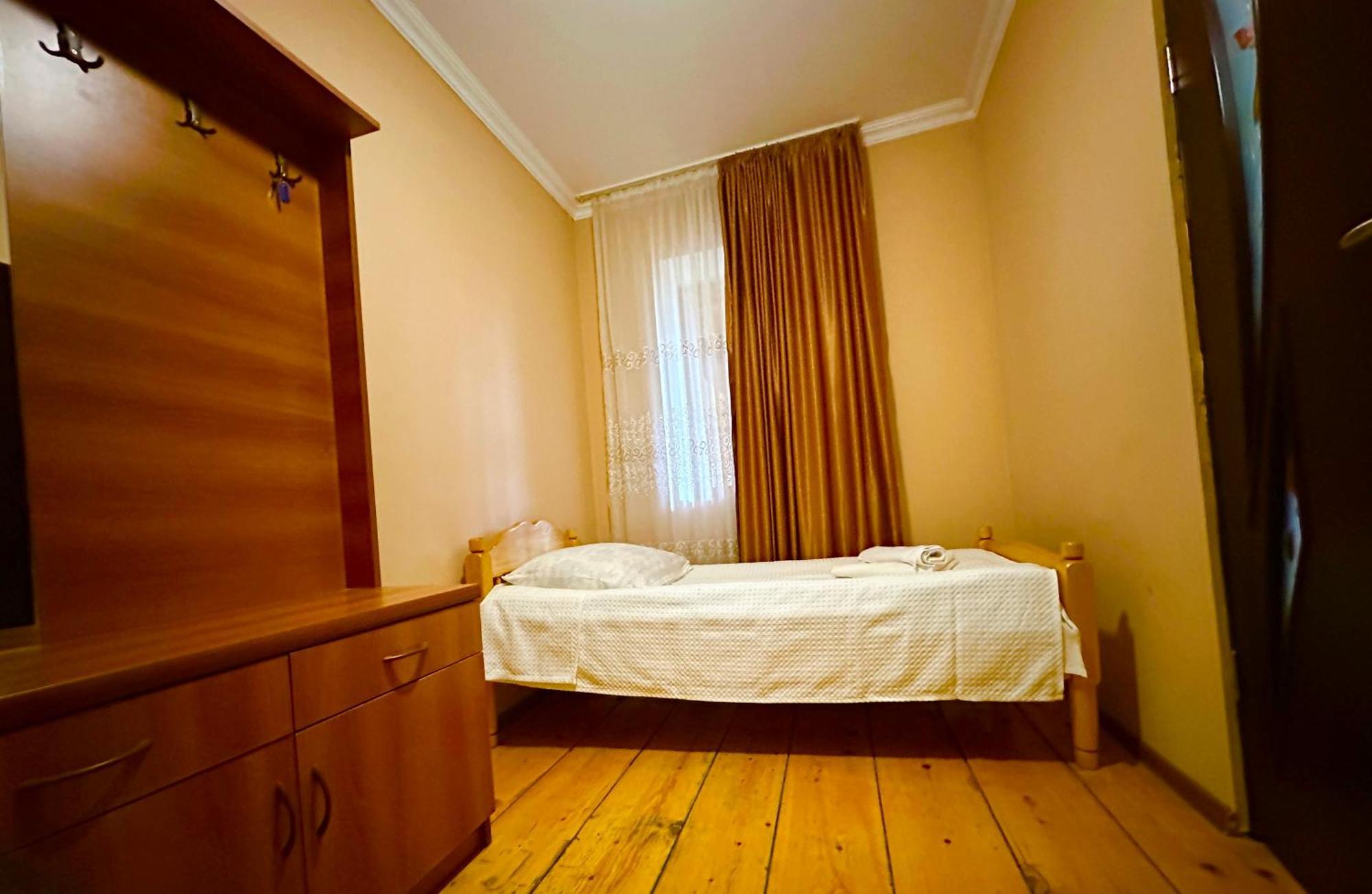 Mziuri Guest House Местия Экстерьер фото