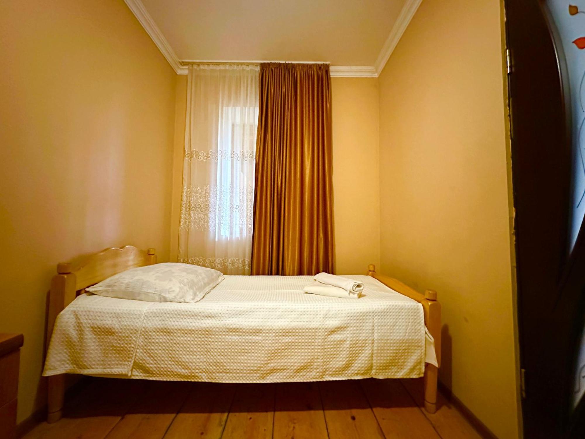 Mziuri Guest House Местия Экстерьер фото